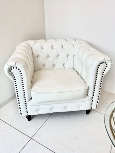 美品 チェスターフィールドソファ ホワイト1人掛け×2