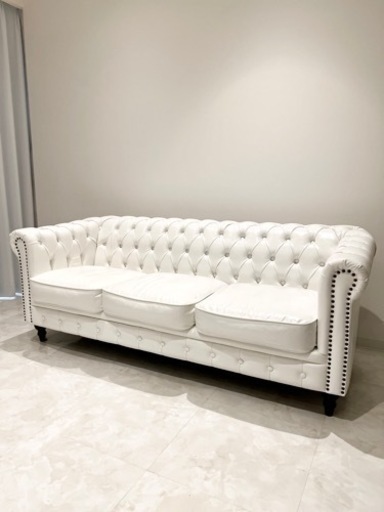美品 チェスターフィールドソファ ホワイト3人掛け