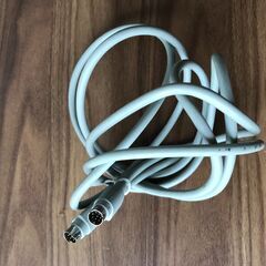 Apple 純正８ピン端子ケーブルの画像