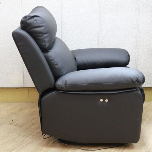 495)【美品】LOWYA ロウヤ 電動リクライニングソファー 1人掛け Comcra 1P レザー ブラック 参考価格34,990円