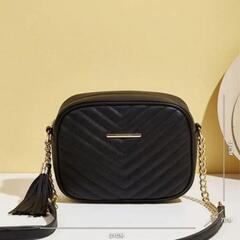 【♡新品♡】タッセル 飾り チェーン ショルダー バッグ 黒 フリンジの画像