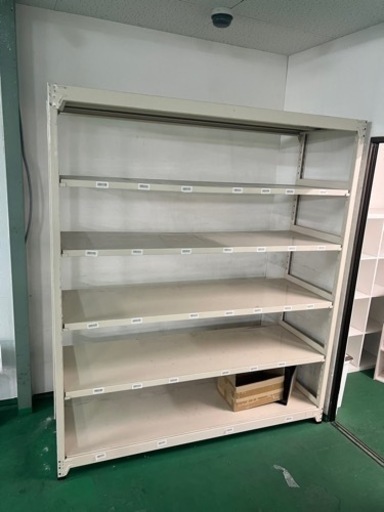 大きい　鉄棚　パラしてる