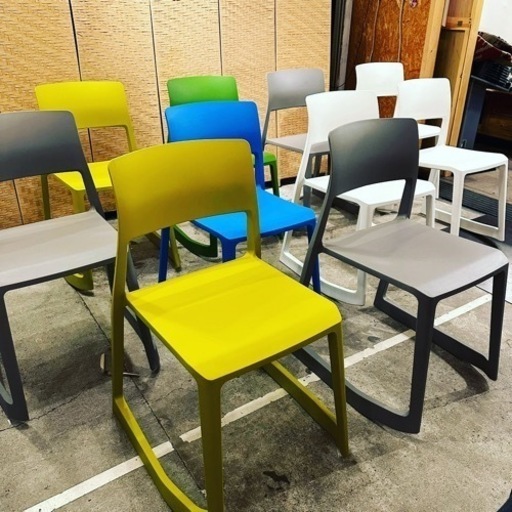 【売約済み】 Tip ton chair vitra ティプトン　テップトン　ヴィトラ　チェア　ダイニングチェア　イス　スタッキング　Barber Osgerby（バーバー・オズガビー）　グレー　検　バサルト　カッシーナ　カリガリス　アクタス　ティプトンチェア 【在庫3点→2点】
