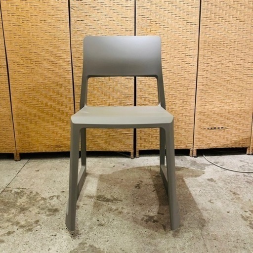 【売約済み】 Tip ton chair vitra ティプトン　テップトン　ヴィトラ　チェア　ダイニングチェア　イス　スタッキング　Barber Osgerby（バーバー・オズガビー）　グレー　検　バサルト　カッシーナ　カリガリス　アクタス　ティプトンチェア 【在庫3点→2点】
