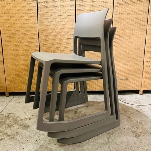 【売約済み】 Tip ton chair vitra ティプトン　テップトン　ヴィトラ　チェア　ダイニングチェア　イス　スタッキング　Barber Osgerby（バーバー・オズガビー）　グレー　検　バサルト　カッシーナ　カリガリス　アクタス　ティプトンチェア 【在庫3点→2点】