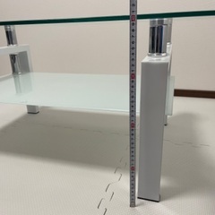 ドンキ、ガラステーブルの画像
