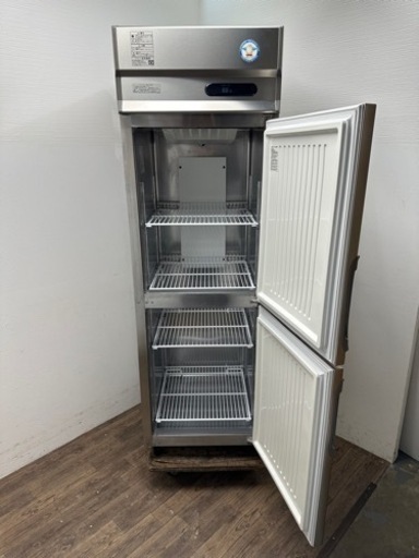 フクシマ　業務用　縦型　2面冷凍庫　３９１L　厨房　飲食店　２０１８年製　URN-062FM6