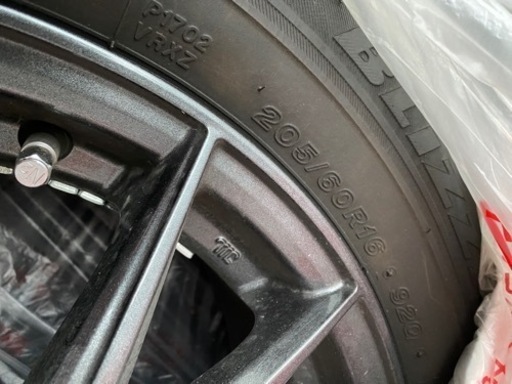 205/60R16スタッドレスタイヤ