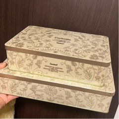 ゴンチャロフ お菓子缶 サイズ違い2個