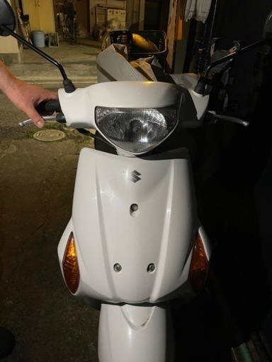 原付バイク　スズキ　白　レッツ5 キズあり　5000km弱