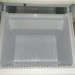 シャープ2012年製137L冷蔵庫(近場配送可。問合せ歓迎。値下げ交渉可)の画像