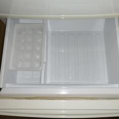 シャープ2012年製137L冷蔵庫(近場配送可。問合せ歓迎。値下げ交渉可)の画像