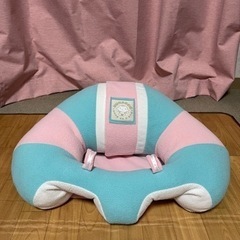 お座り練習ベビーチェア　HUGABOO