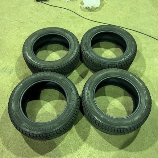 シーズン間近！交換可能 スタッドレスタイヤ225/60R17 DM-V3 ブリヂストン SUV用2019年製