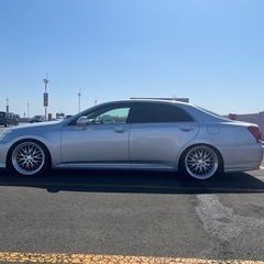 平成21年　マジェスタ　4WD サンルーフ　黒革の画像