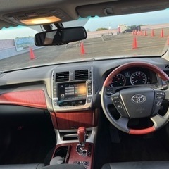 平成21年　マジェスタ　4WD サンルーフ　黒革の画像