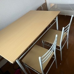 食卓売ります！(椅子付き！！)の画像