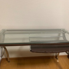 【4/29まで。引取りで500円差し上げます】ガラス　デスク