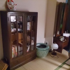 昭和レトロ　収納棚　ガラス扉