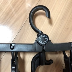 ワンタッチ8連ハンガー　ブラック　未使用の画像