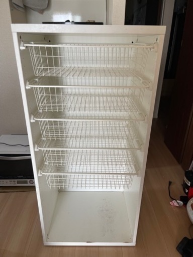 IKEA の食器棚