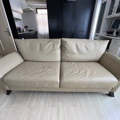 革張りソファ
