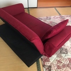 小型ソファ(クッション付き)の画像