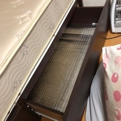 セミダブルベッドの画像