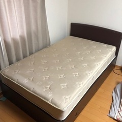 セミダブルベッド