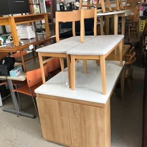 O2304-829 ダイニングテーブル・イス２脚＋ベンチイス１脚のセット  横１箇所のみ収納付き(ダボ無し)  引き出し２箇所有 中古美品