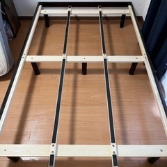 セミダブルベッドフレーム（すのこ付き）の画像
