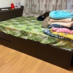 ダブルベッド