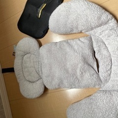 コンビ'クルムーヴスマートISOFIXエッグショックブラックチャイルドシートの画像