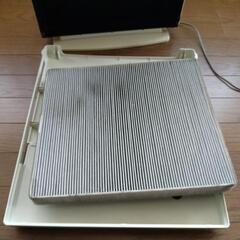 【受渡し完了】エアコンで締め切りの部屋に！　TOSHIBA　空気清浄機　動物を飼ってる方　花粉症やウィルス対策にの画像