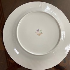 花柄　大皿 26センチ　スミレ模様の画像