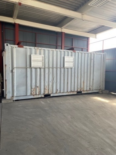 シャッター付　20フィート　海上コンテナ　コンテナガレージ