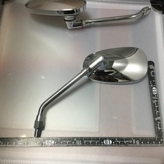 新品バイクミラー　10mm正ネジの画像