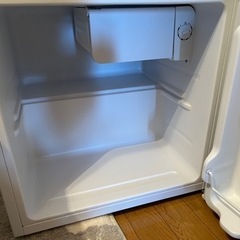 小型冷蔵庫(使用期間約半年)の画像