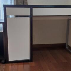 IKEA製デスクとベッドサイド収納セット