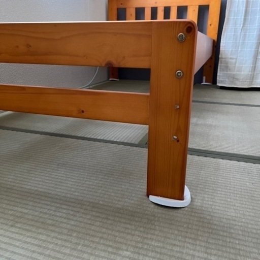 シングル脚付きすのこベッド