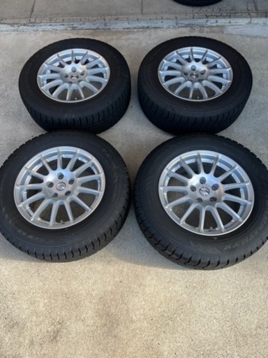 スタッドレスタイヤ、ホイールセット4本　215/65R16