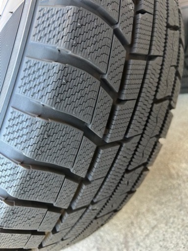 スタッドレスタイヤ、ホイールセット4本　215/65R16