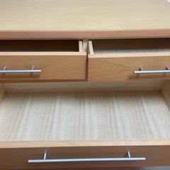 ナチュラル系洋服タンスの画像