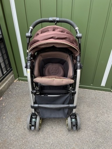 コンビ　ベビーカー　ネムリエ オート4キャス UE-720