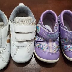 アシックスプリンセススニーカー15.5，ドキンちゃんサンダル14.5　