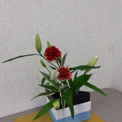 生花サロン・月1回、お花の好きな方の集まりです！の画像