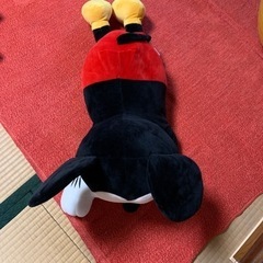 ミッキーマウスのぬいぐるみの画像