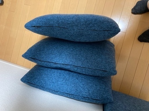 美品:2〜3人掛けソファ　ブルー（使用2年）
