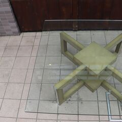 IDC OTSUKA(大塚家具)のデコレ センターテーブルです！スタイリッシュなデザインとグラデーションの美しいバスウッド材がモダンなインテリアのアクセントになるリビングテーブルです♪DD318の画像