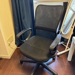 黒い椅子